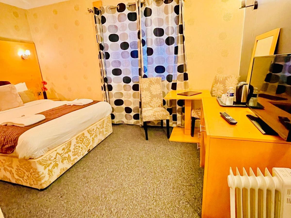 Trivelles Park Hotel Πρέστον Εξωτερικό φωτογραφία